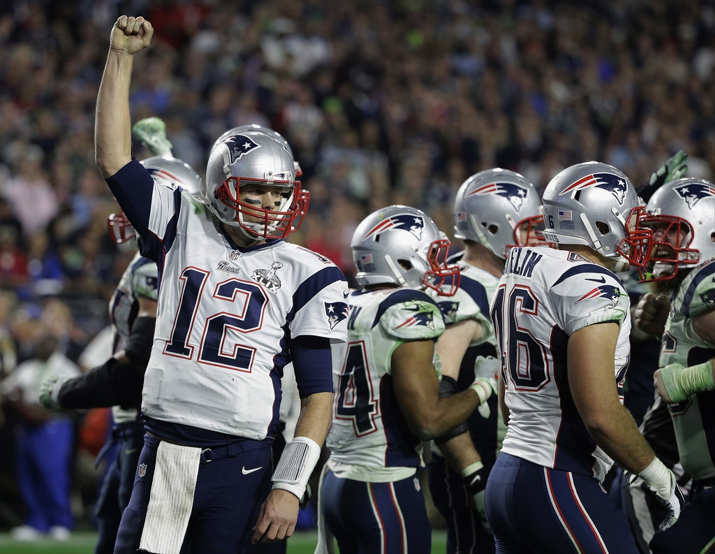 Tom Brady entre dans l'histoire du foot américain à 37 ans, en remportant un 4e Super Bowl.