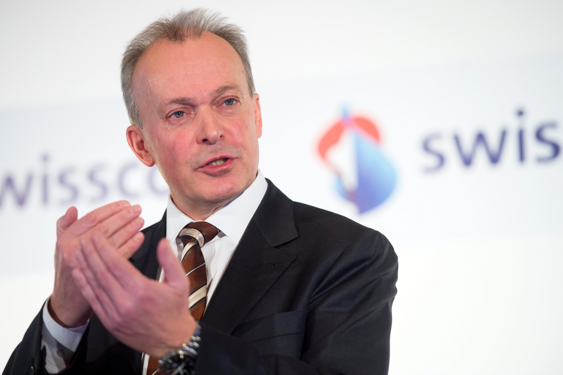Le salaire du patron de Swisscom, Urs Schaeppi, 1,76 millon en 2019, serait réduit à un million si l’initiative était acceptée.

   KEYSTONE