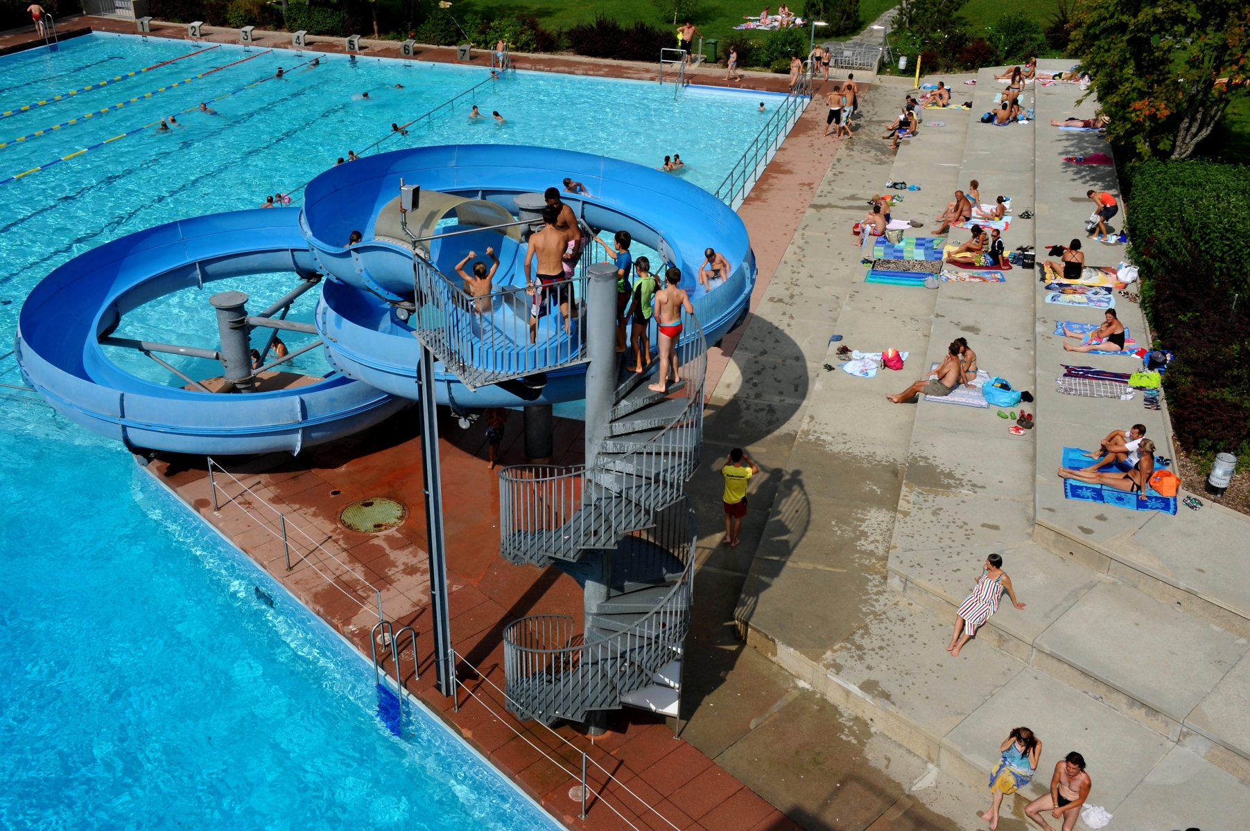 Le projet de centre aquatique des Mélezes est de facto gelé. Reste à savoir pour combien de temps.

La Chaux-de-Fonds 12 aout 2012
Photo R Leuenberger