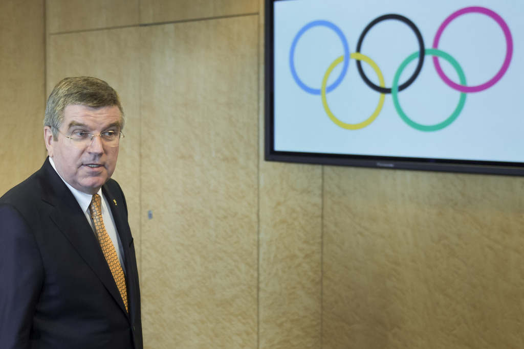 L'Allemand Thomas Bach, président du Comité international olympique  souhaite que la FIFA élise un président crédible venu de l'extérieur.
