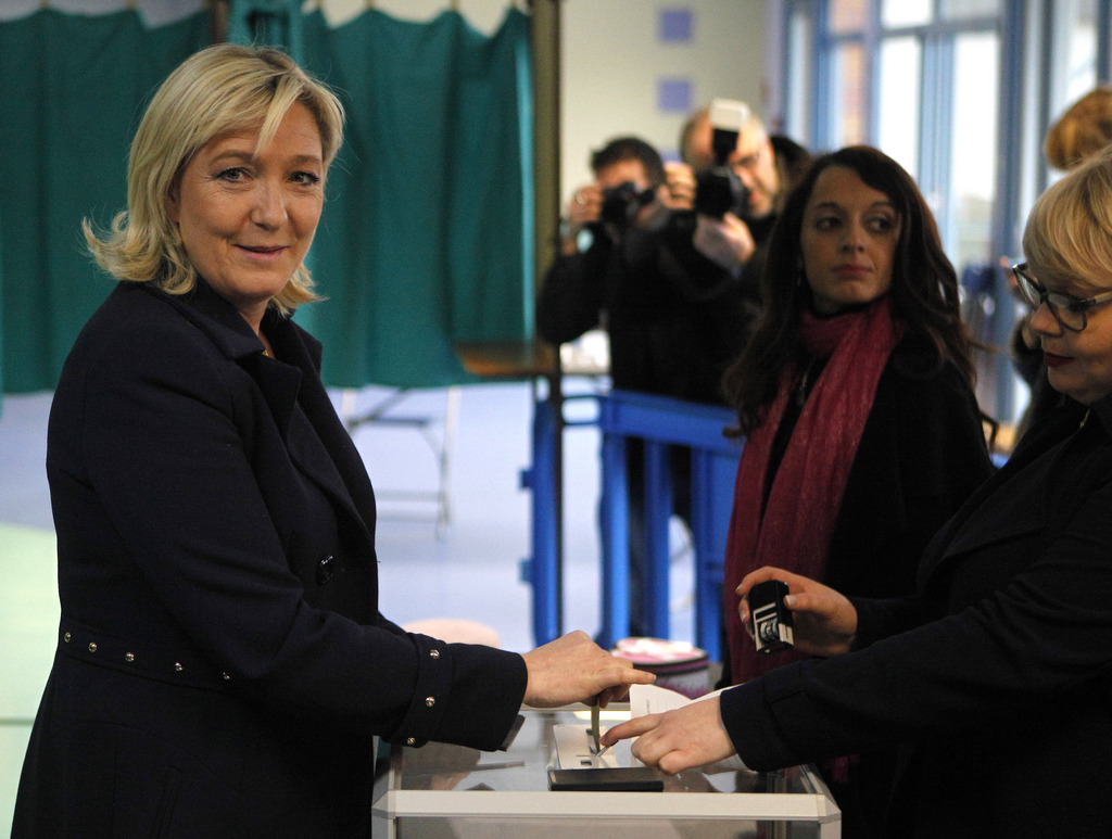 La présidente du FN Marine Le Pen a voté à Hénin-Beaumont (Nord-Pas-de-Calais).