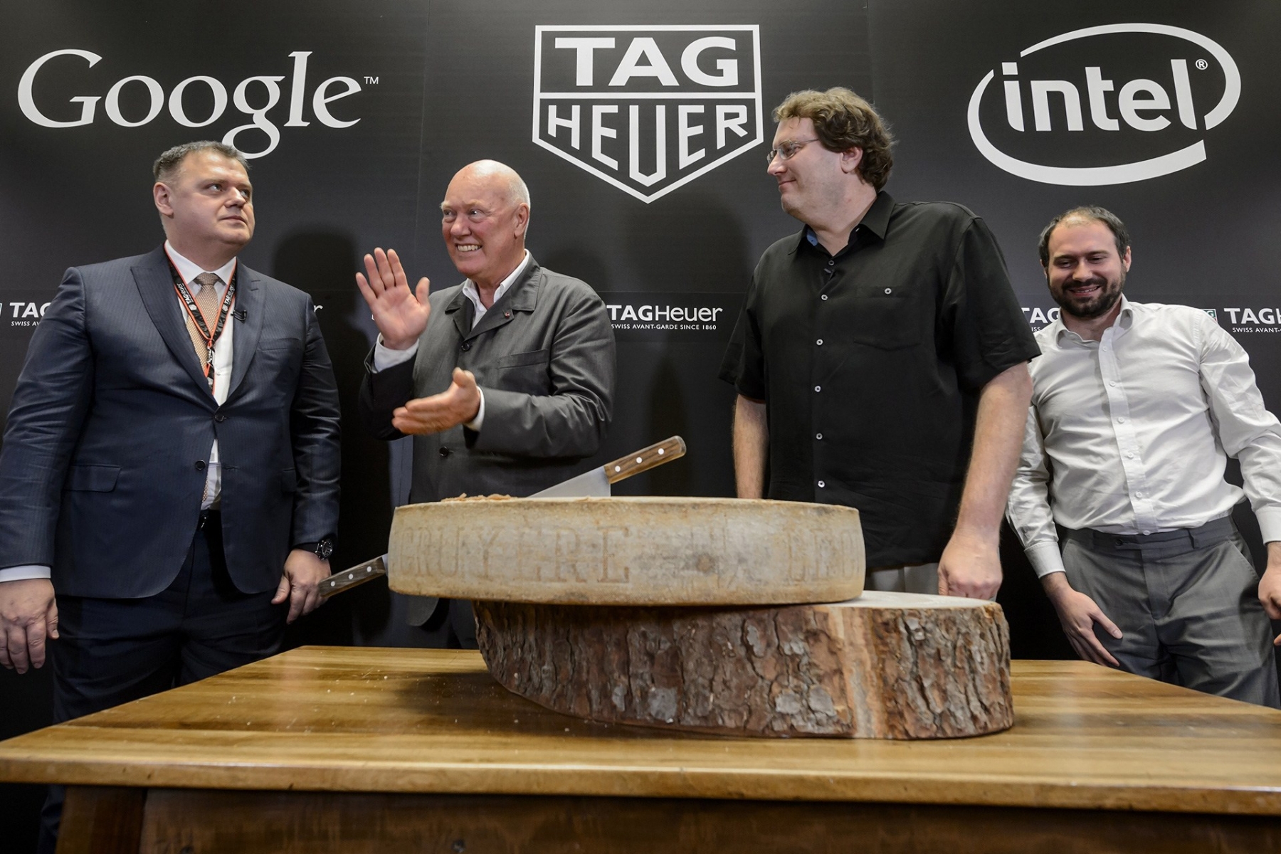La montre issue du partenariat entre TAG Heuer, Intel et Google devrait être vendue dès le mois d'octobre.
