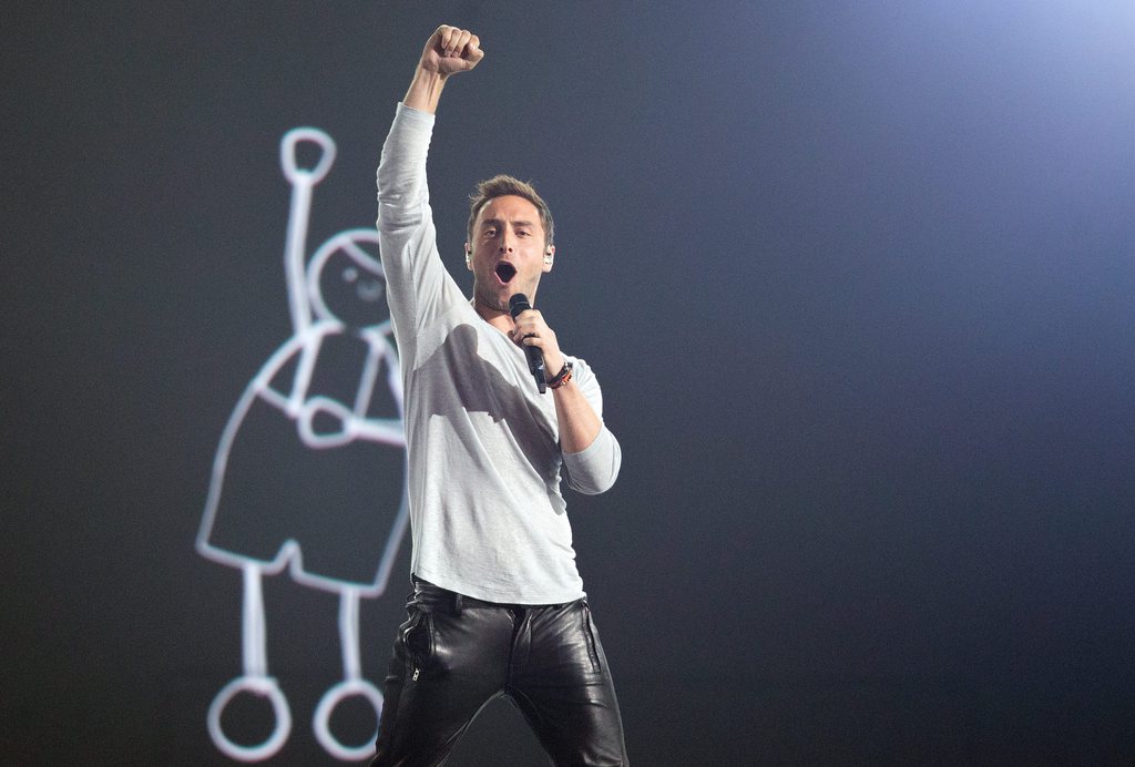 epa04758711 Singer Mans Zelmerloew representing Sweden performs during rehearsals for the Second Semi-Final of the 60th annual Eurovision Song Contest (ESC) at the Wiener Stadthalle in Vienna, Austria, 20 May 2015. The Second Semi-Final takes place on 21 May, and the grand final on 23 May.  EPA/GEORG HOCHMUTH