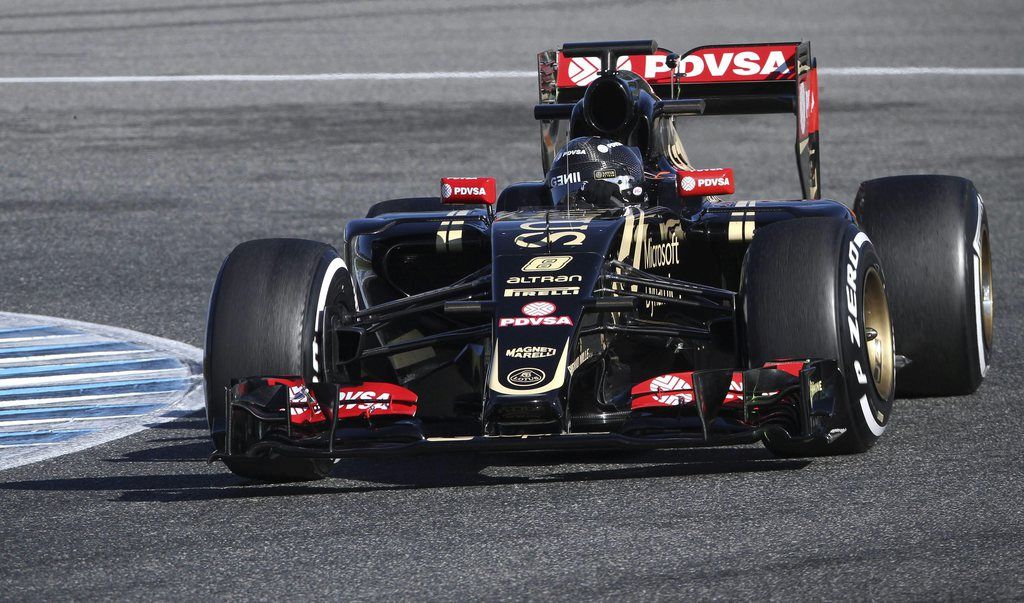 epa04603542 French Formula One driver Romain Grosjean of Lotus steers his E-23 Hybrid car during the fourth day of the 2015 Formula One the pre-season testing at Jerez racetrack in Jerez de la Frontera, Andalusia, southern Spain, 04 February 2015.  EPA/ROMAN RIOS