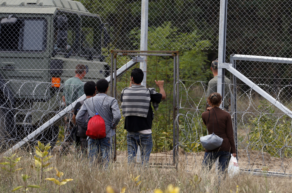 La Hongrie adopte une politique très dure vis-à-vis de l'afflux massif de réfugiés à sa frontière avec la Serbie.