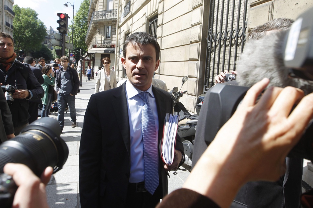 Manuel Valls, très versé dans les  questions de sécurité, est classé à l'aile droite et «blairiste» du PS. 