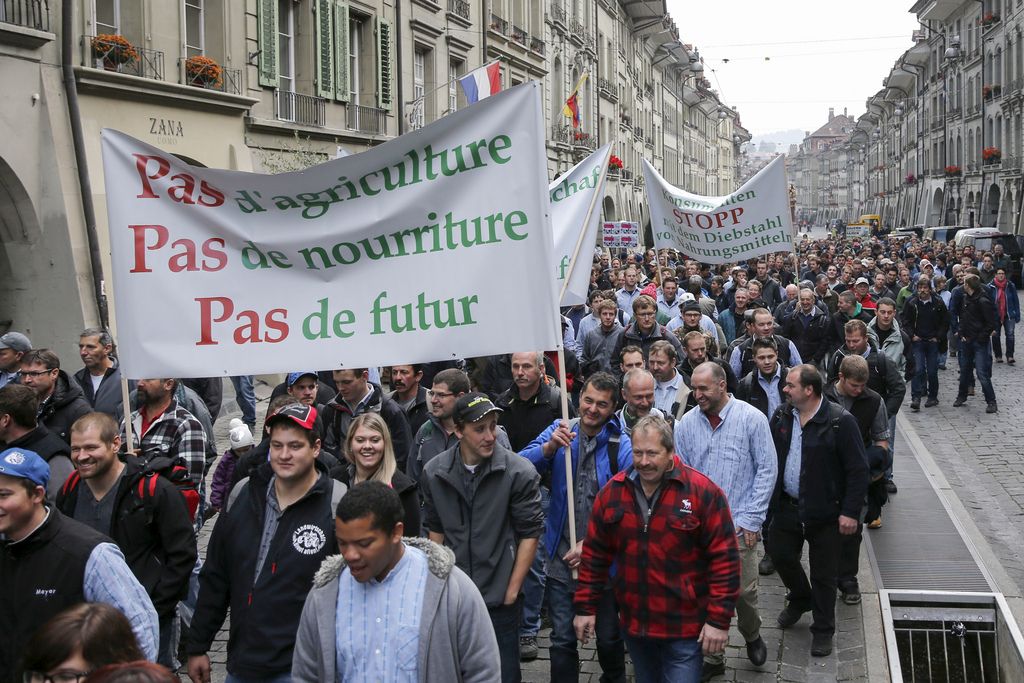 Les agriculteurs se plaignaient à Berne de leurs mauvaises conditions de travail. La question de la relève a refait surface ce mardi.