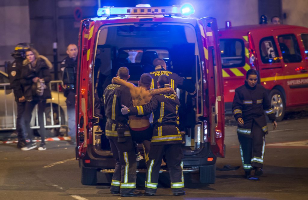 Les attentats à Paris ont fait 129 morts et 352 blessés.