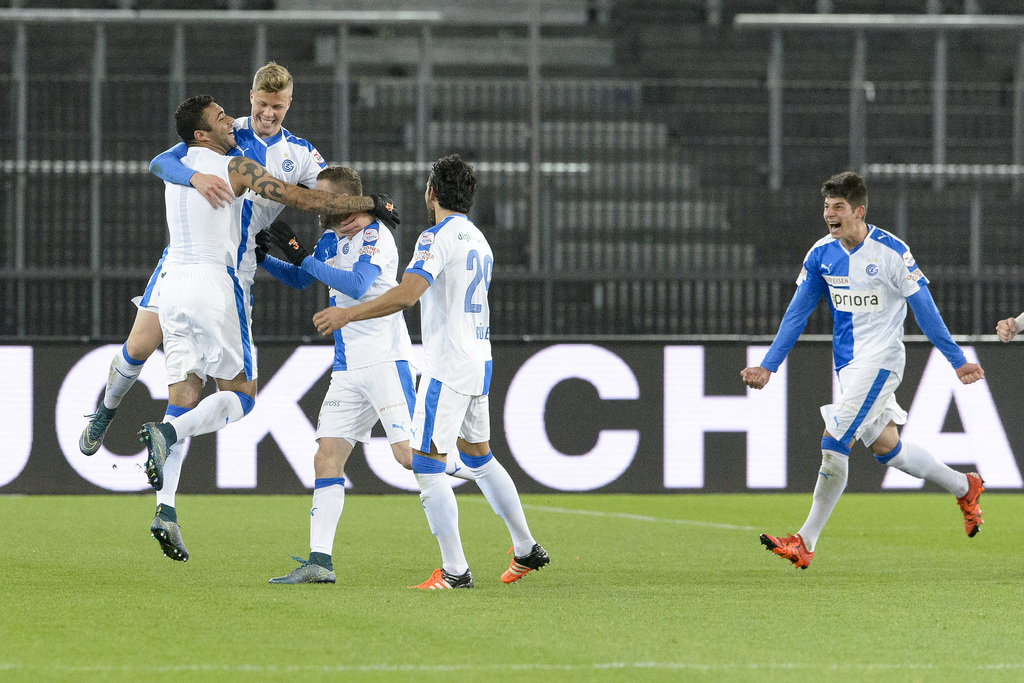 Les joueurs de Grasshopper ont fait vivre un enfer à leurs rivaux communaux du FC Zurich.