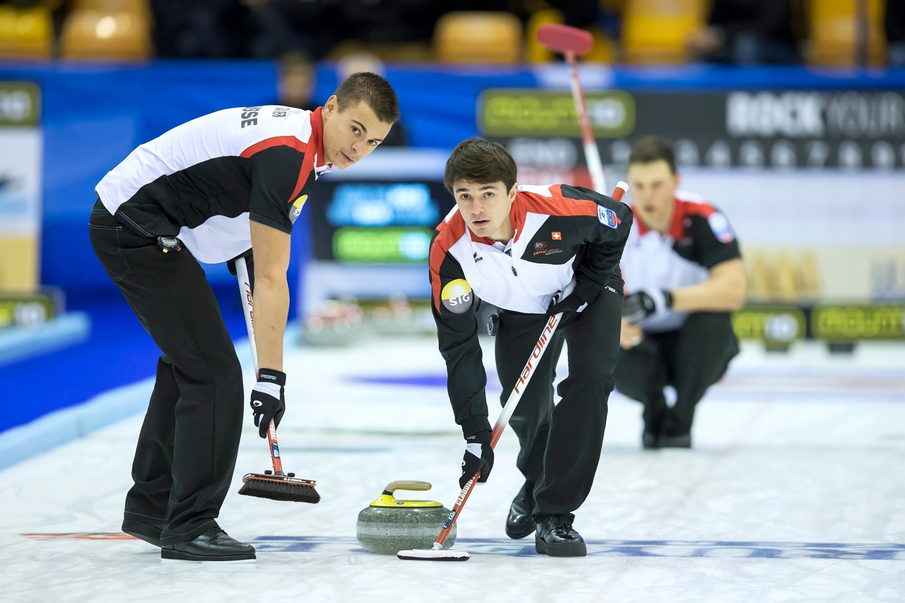 epa05044920 Swiss team in action during the Mens semi final match Switzerland vs Finland at the 2015 European Curling Championships in Esbjerg, Denmark, 27 November 2015.  EPA/NIELS HUSTED DENMARK CURLING EUROPEAN CHAMPIONSHIP