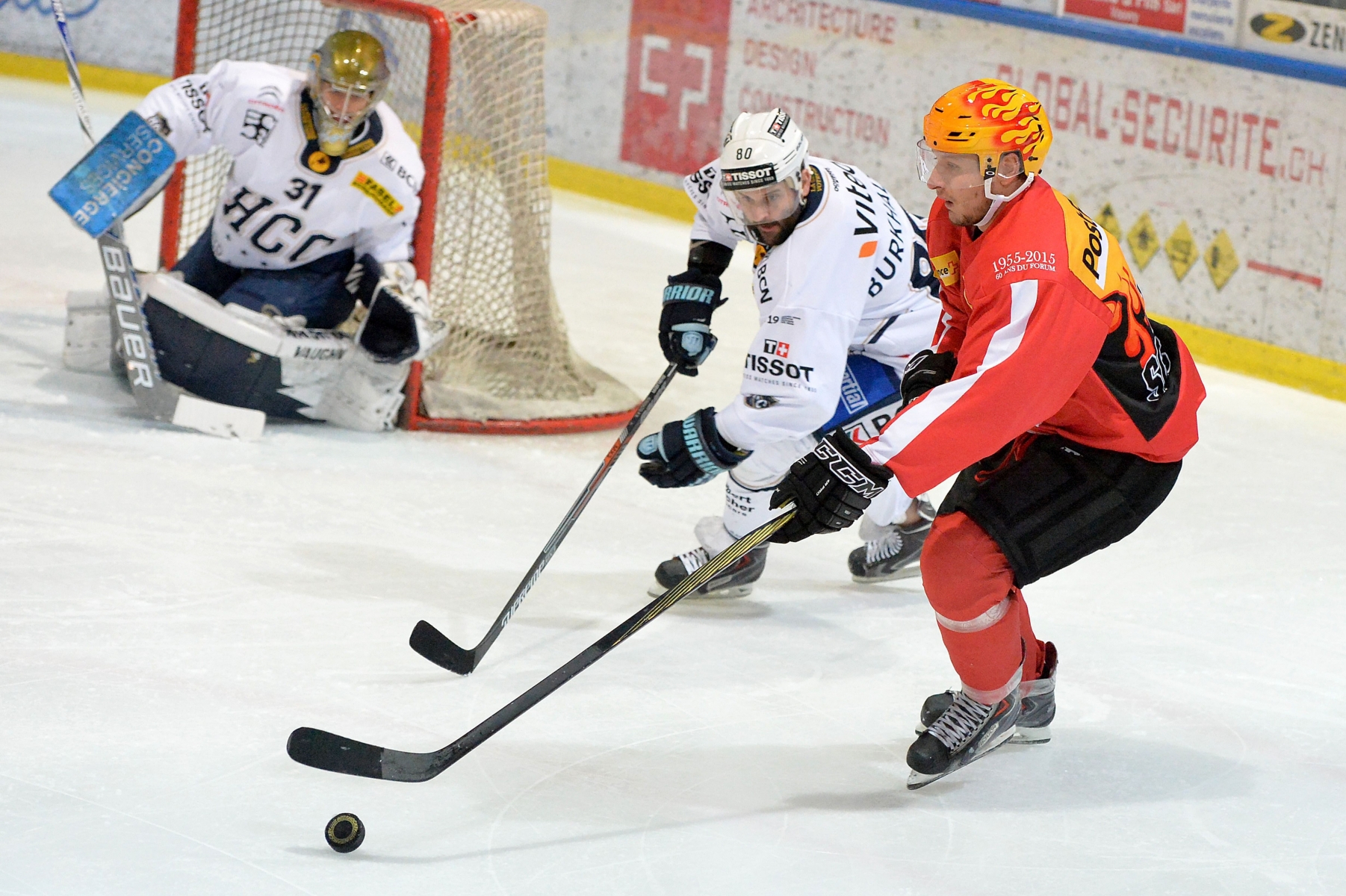 Red Ice - Chaux de Fonds le 28.11.2015

Kirill Starkov en rouge pour Red Ice et Loic Burkhalter en blanc pour Caux de Fonds Hockey sur glace Red Ice Chaux de Fonds 2015 2016