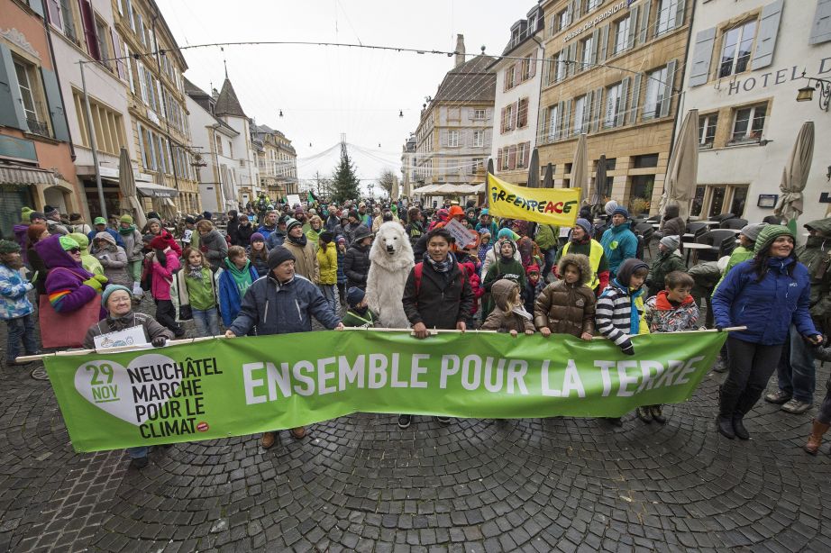 La Marche pour le climat dans les rues de Neuchâtel.