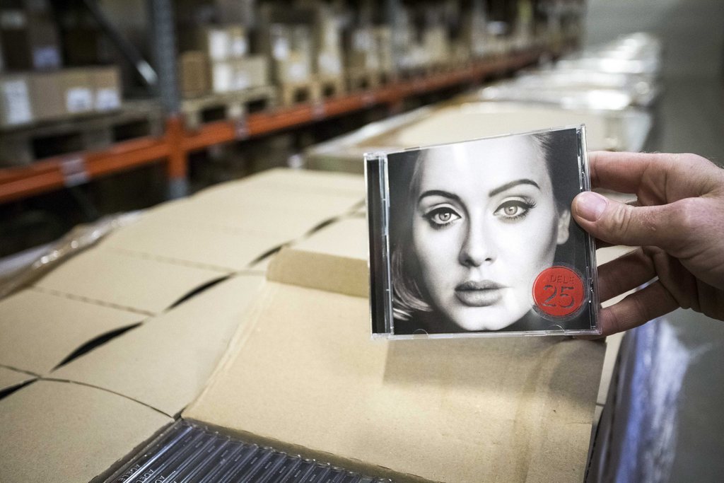 Adele sort son album "25" ce vendredi et boude les plateformes de streaming.