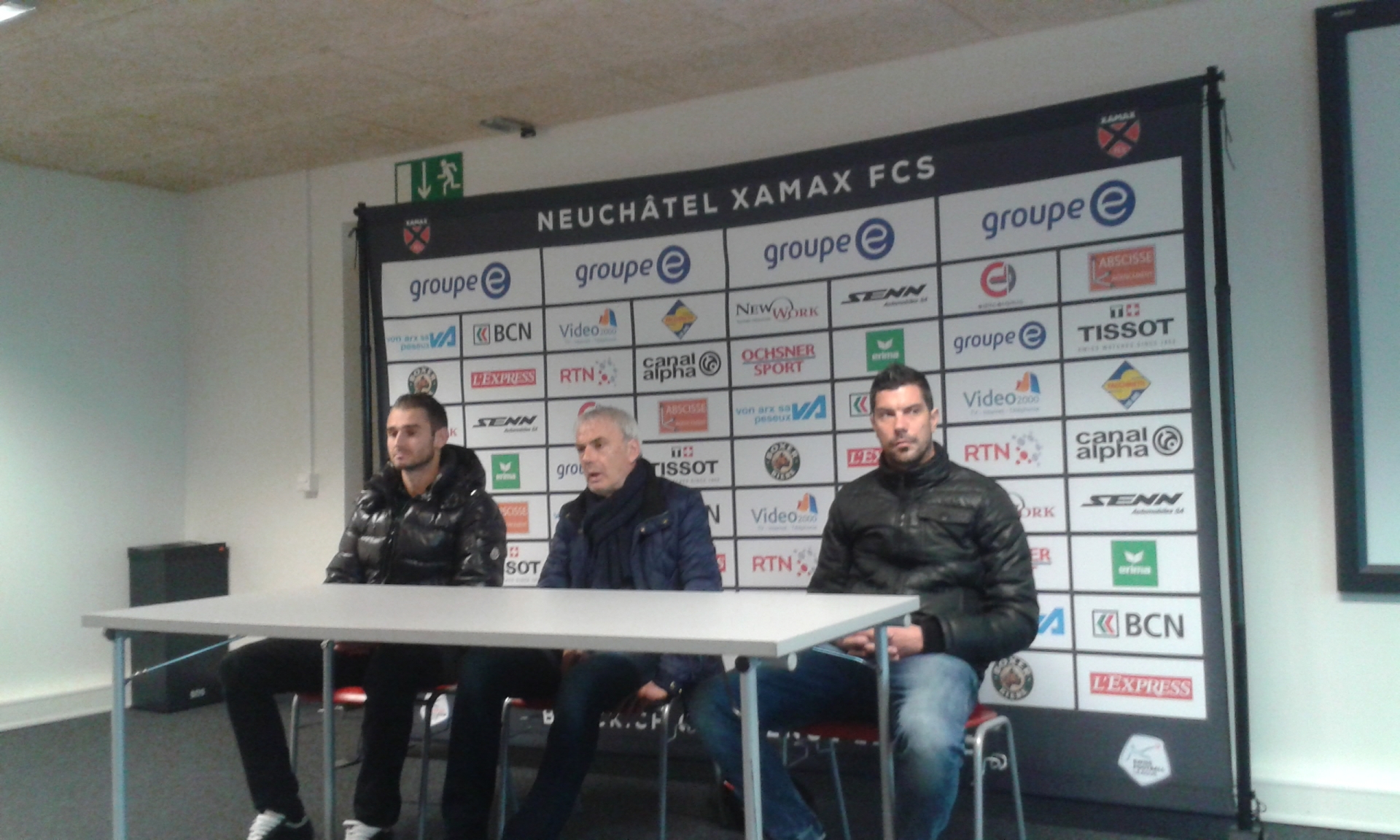 Mustafa Sejmenovic, Michel Decastel et Dante Senger en conférence de presse avant d'affronter Aarau.