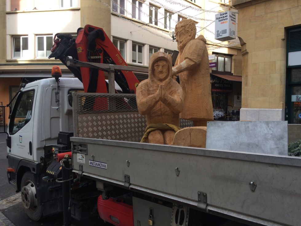 La crèche à son arrivée au temple du Bas.