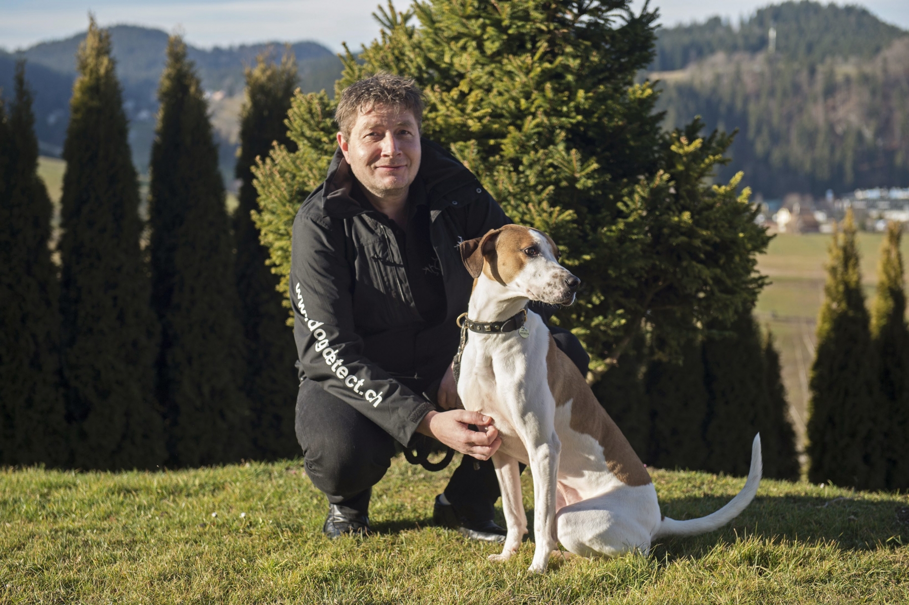 Thierry Frey et son chien Gibbs, détecteur de punaises de lit.