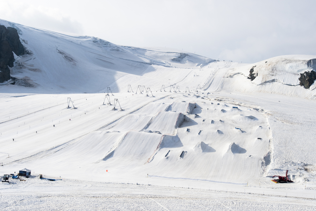 Les snowparks (ici à Zermatt): un terrain de jeu qui n'est pas sans danger.