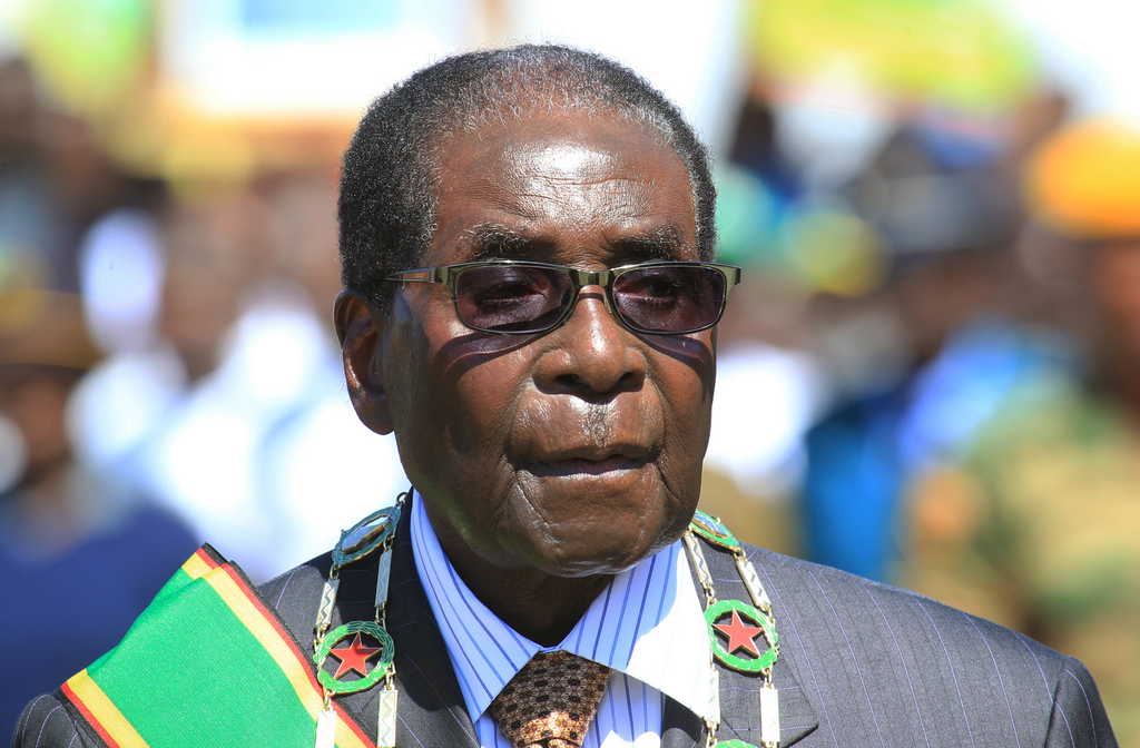 Robert Mugabe est revenu au Zimbabwe après un mois de vacances en Asie.