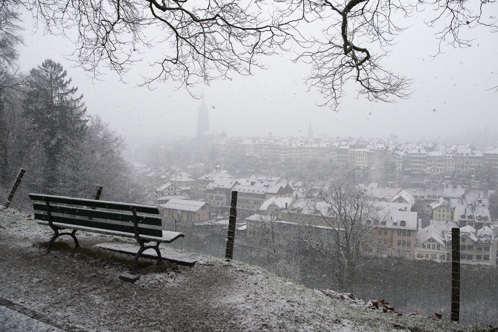 Sur le Plateau (ici à Berne), la neige n'est pas restée, mais elle devrait faire son retour jeudi.