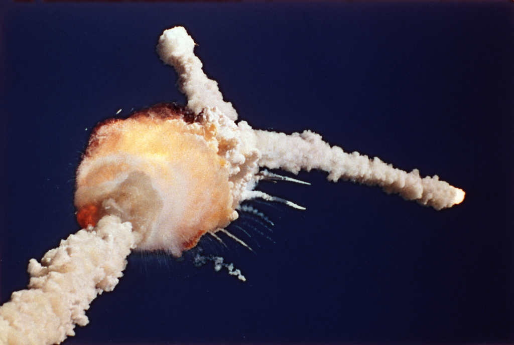 Le 28 janvier à 11h38 locales, 73 secondes après son décollage, la navette Challenger explose, devant des millions de téléspectateurs.