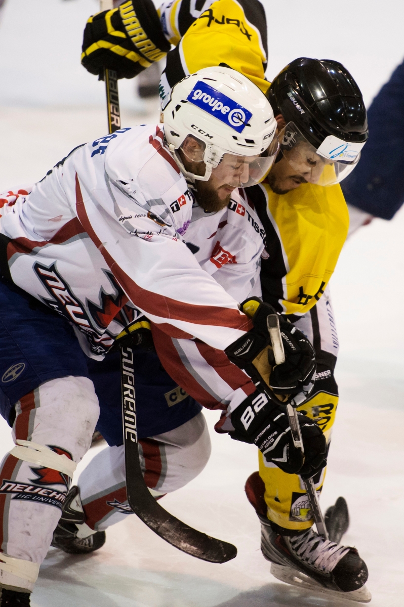 Hockey HC Saint-Imier - Uni Neuchatel

Niels Jacot (28 uni) face a Kevin Weber



Saint-Imier, 16 01 2016

Photo © David Marchon