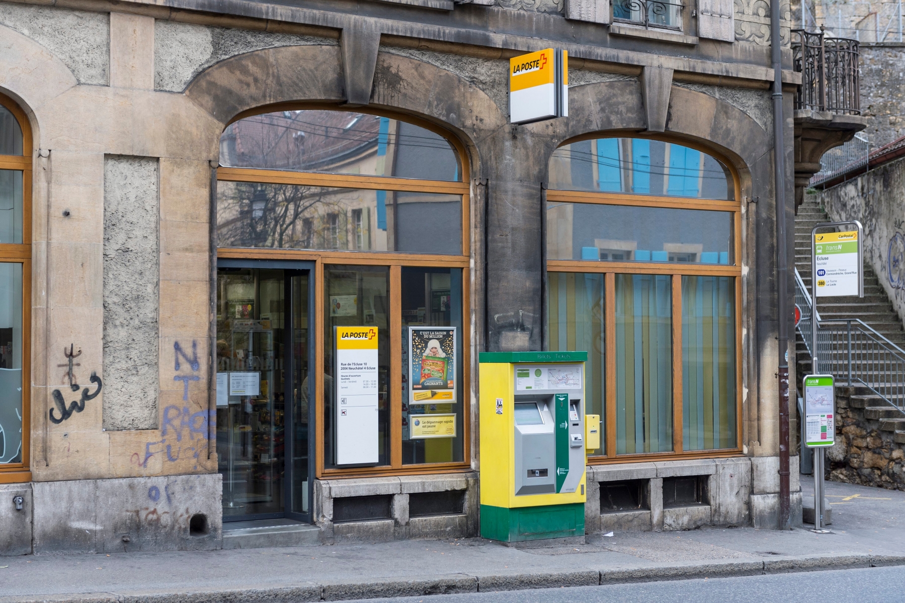 Office de Poste de l'Ecluse. Des petites offices de Poste vont fermer leur portes.



Neuchatel, le 10 decembre 2015

Photo: Lucas Vuitel ECLUSE