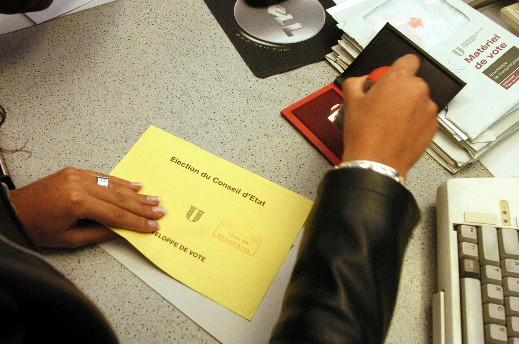 Bureau de vote dimanche matin a Neuchatel



Neuchatel, le 10 avril 2005

Photo: David Marchon VOTATIONS