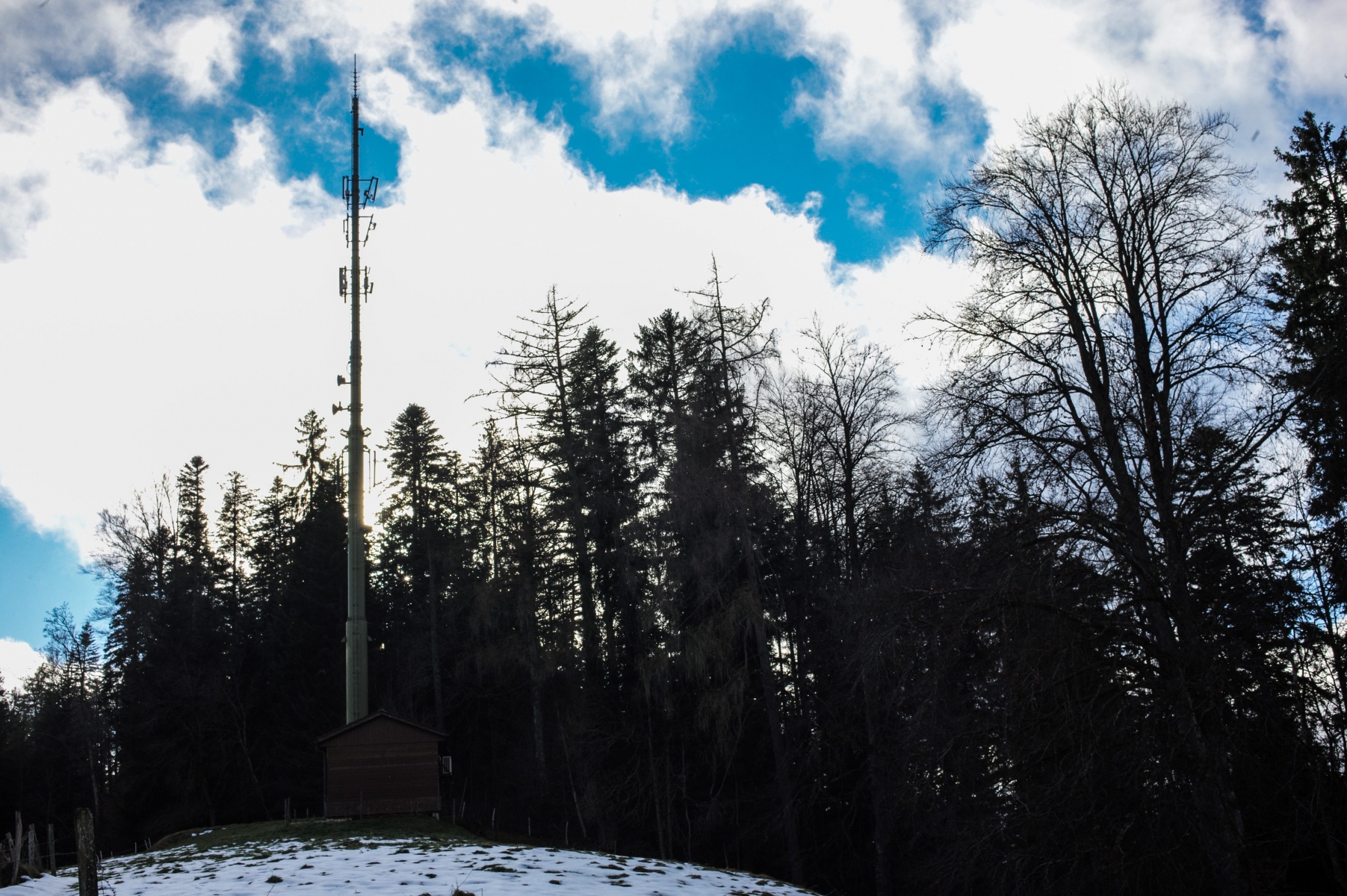 L'antenne Swisscom là-haut sur la montagne au Châtelard devrait être bientôt améliorée.