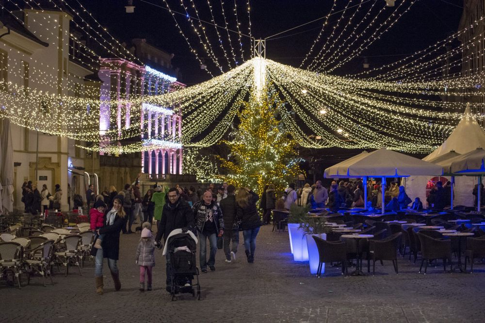 Le décor était féerique en fin d'année au centre-ville de Neuchâtel.