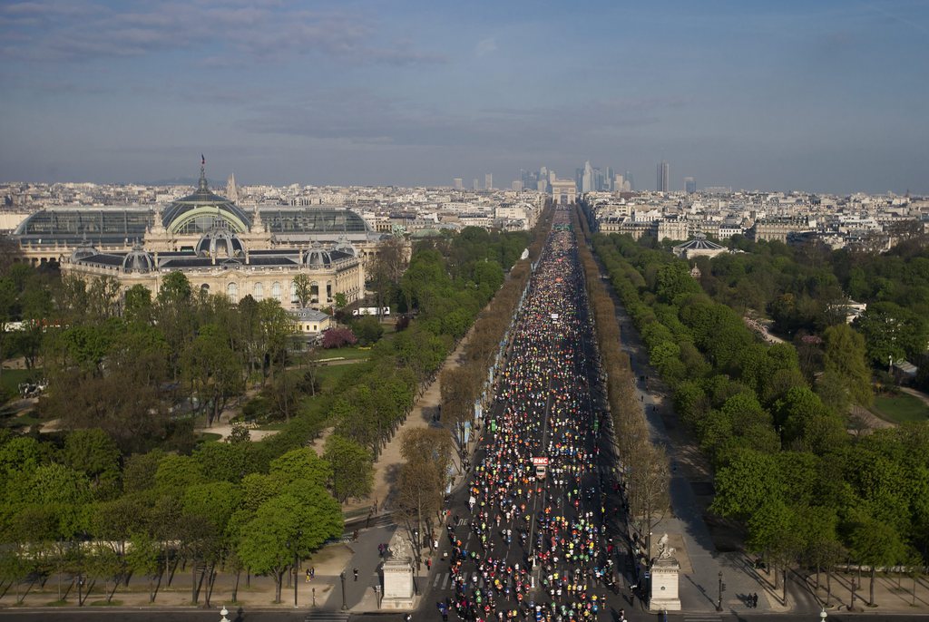 La 40e édition du marathon de Paris se courra dans une ambiance tendue.
