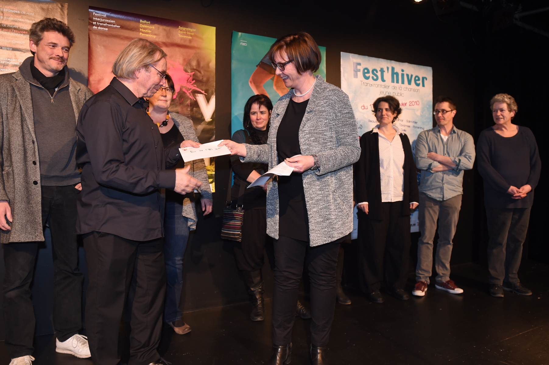 Cérémonie de remise du Prix de lAIJ à lAssociation interjurassienne des Centres culturels. Evelyne Prêtre et  Jean-Philippe Schaer    . Photo Stephane Gerber Bist