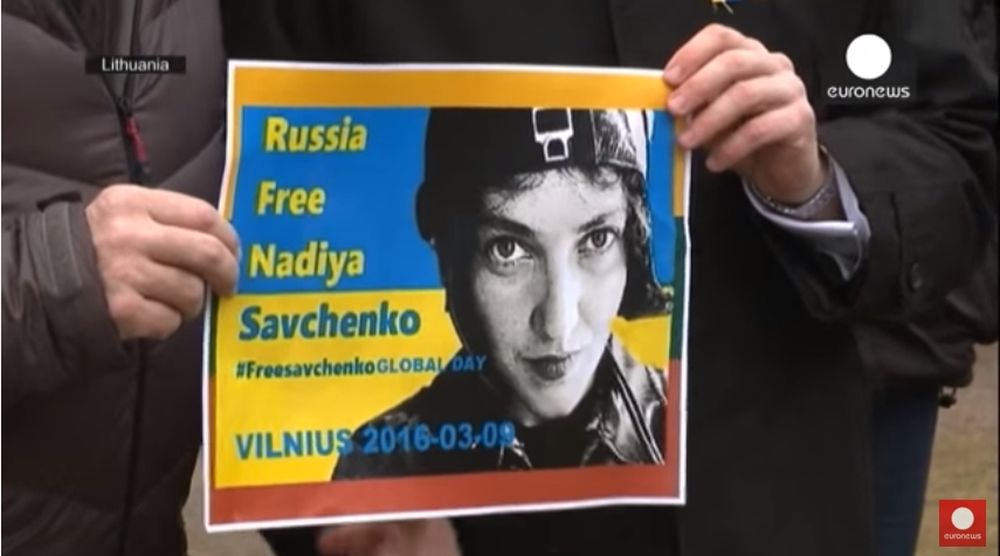 Agée de 34 ans, Nadia Savtchenko est considérée comme une héroïne nationale par nombre de ses compatriotes. 