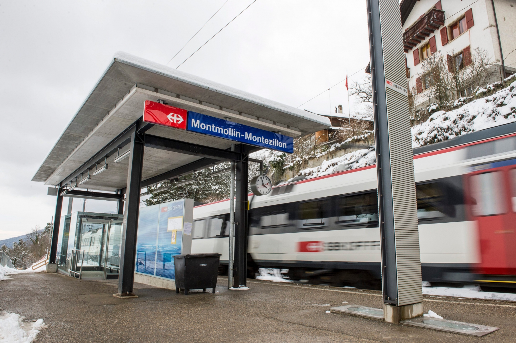 La gare de Montmollin-Montezillon va etre supprimee

Le halte ferroviaire Montmollin - Montezillon



Montezillon, le 27 janvier 2015

Photo: Lucas Vuitel







 ROCHEFORT
