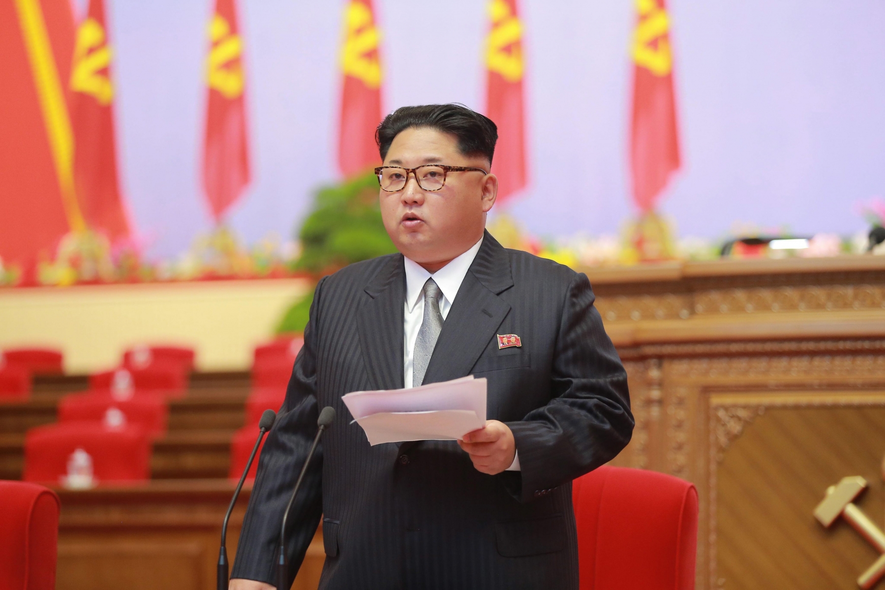 epa05292567 A picture made available on 07 May 2016 by North Korea's Korean Central News Agency (KCNA) shows North Korean leader Kim Jong-un speaking during the 7th Congress of the Workers' Party of Korea (WPK), the first such congress held in 36 years since 1980, in Pyongyang, North Korea, 06 May 2016.  EPA/KCNA NORTH KOREA PARTY CONGRESS