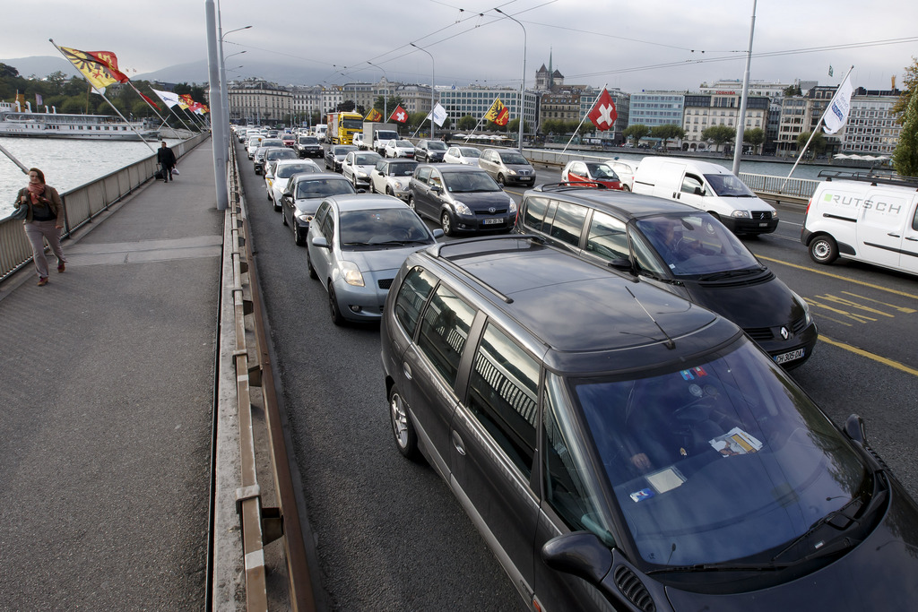 Selon les partisans du texte, une grande traversée de la rade permettrait de fluidifier le trafic en ville de Genève.