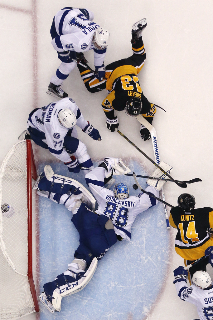 Le gardien Andrei Vasilevskiy (au sol) et ses coéquipiers de Tampa Bay ont été éliminés par les Penguins de Pittsburgh.