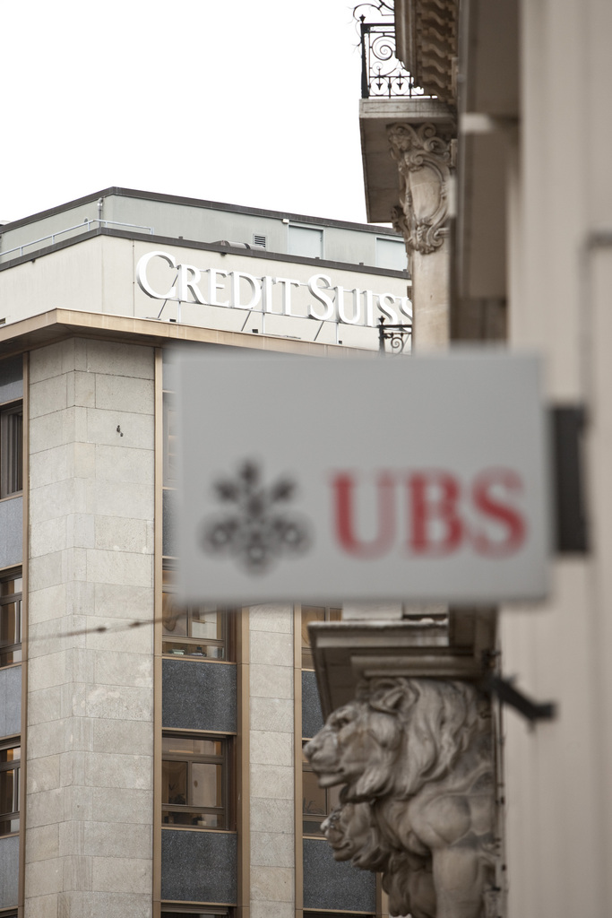 UBS et Credit Suisse ont obtenu un délai d'un an pour soumettre aux autorités de régulation américaines leur projet de "testament" applicable en cas de faillite.