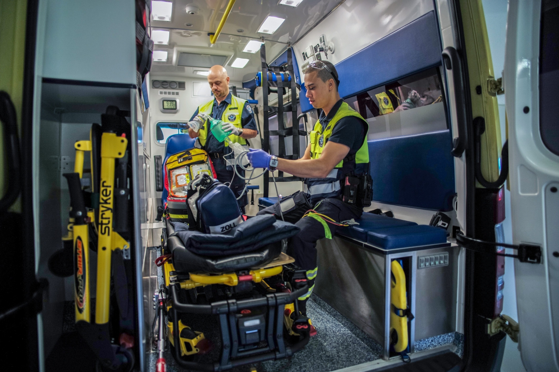 Ambulances Roland stationnees a La Chotte. Le directeur operationnel Yves Challande, ambulancier diplome, au fond



MALVILLIERS, 9.01.2014, PHOTO: CHRISTIAN GALLEY 144