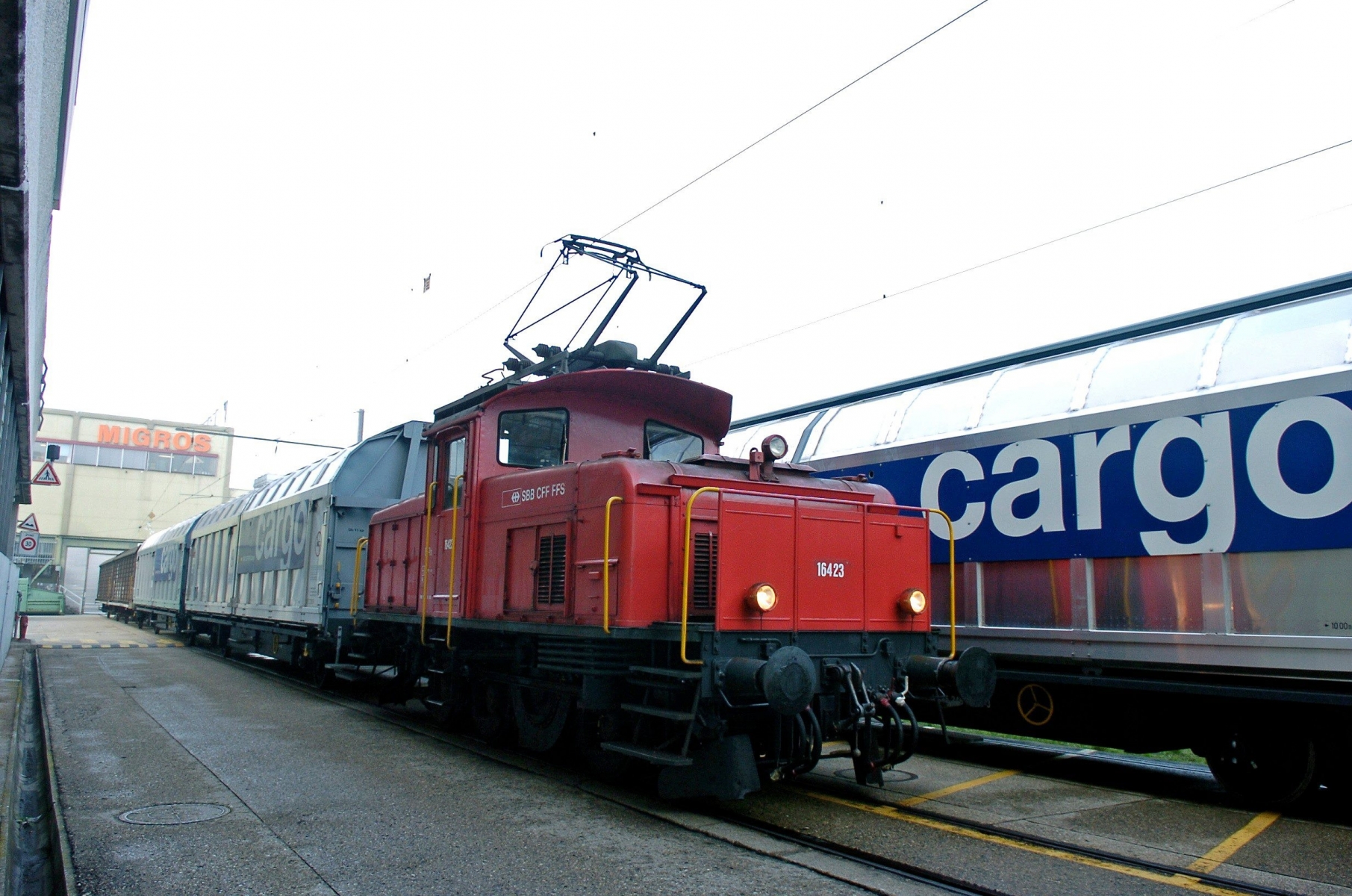 locomotive electrique CFF Cargo a Marin centre



16 11 2006

PHOTO DAVID MARCHON MARIN CENTRE