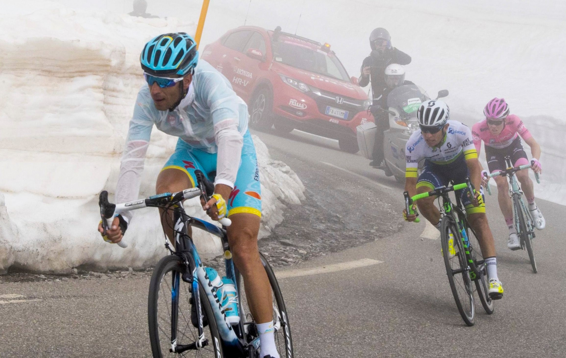 From left, Italian rider Vincenzo Nibali of Astana Pro Team, Colombia's Vincenzo Nibali of Orica GreenEdge and Dutch rider Steven Kruijswijk of Team Lotto Jumbo pedal during the 19th stage of the Cycling Tour of Italy from Pinerolo to Risoul, Friday, May 27, 2016. (Claudio Peri/ANSA via AP) Italy Giro Cycling