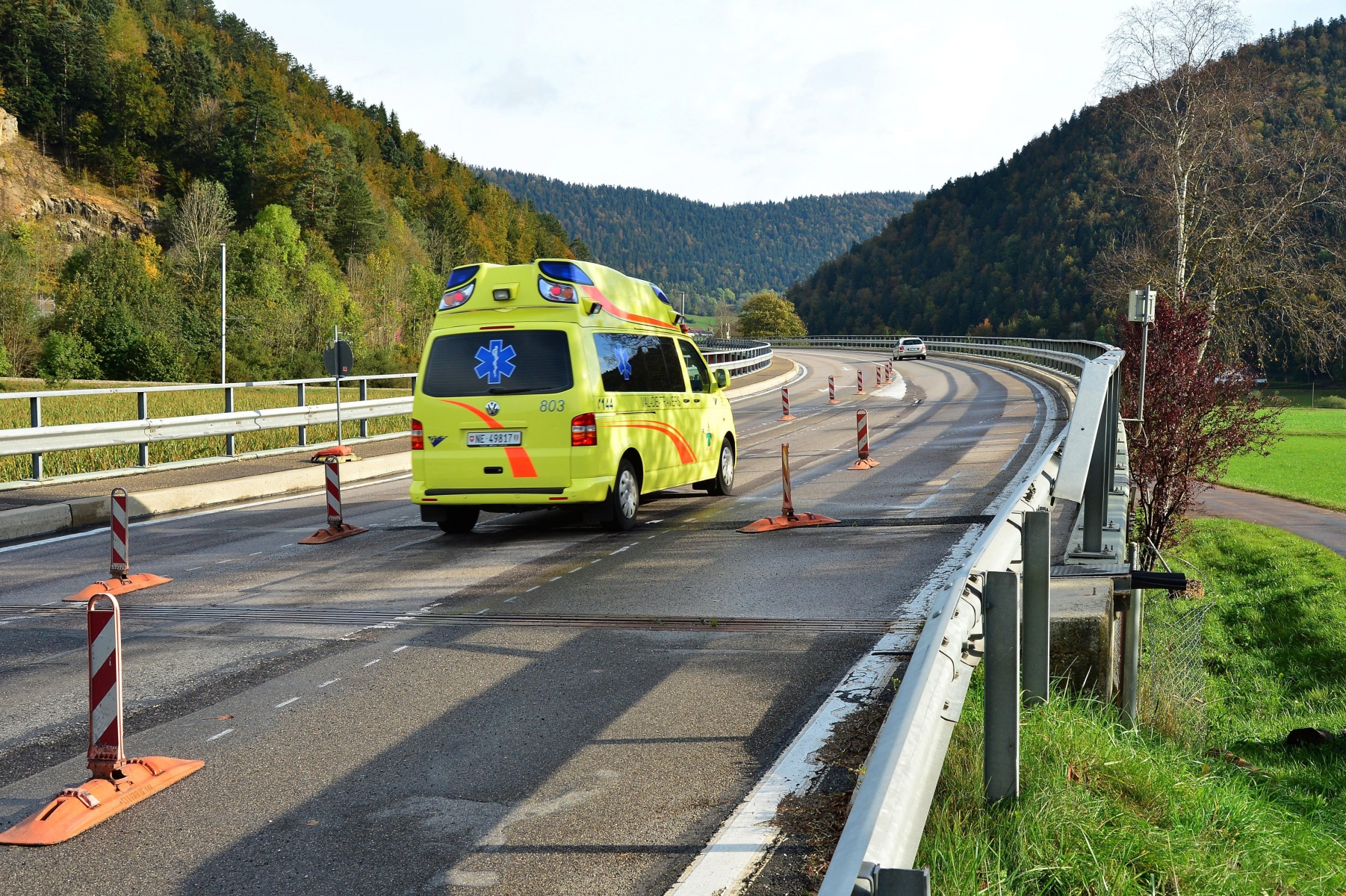 Le pont du Cret-de-l'Anneau datant de 1957 donne des signes de fatigue



Travers 8 10 2014

Photo R Leuenberger VAL-DE-TRAVERS