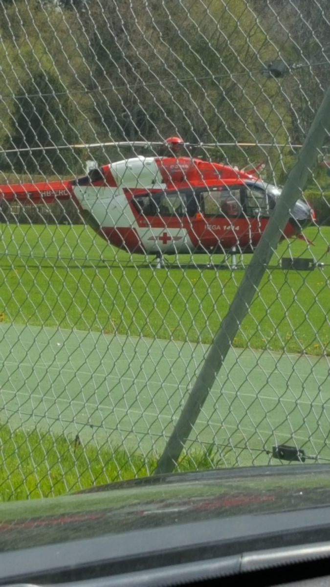 Un hélicoptère et une ambulance sont intervenus ce matin dans le cadre du tournoi Just for Fun de la Street Hockey Cup. En vain, puisque la personne n'a pas survécu.