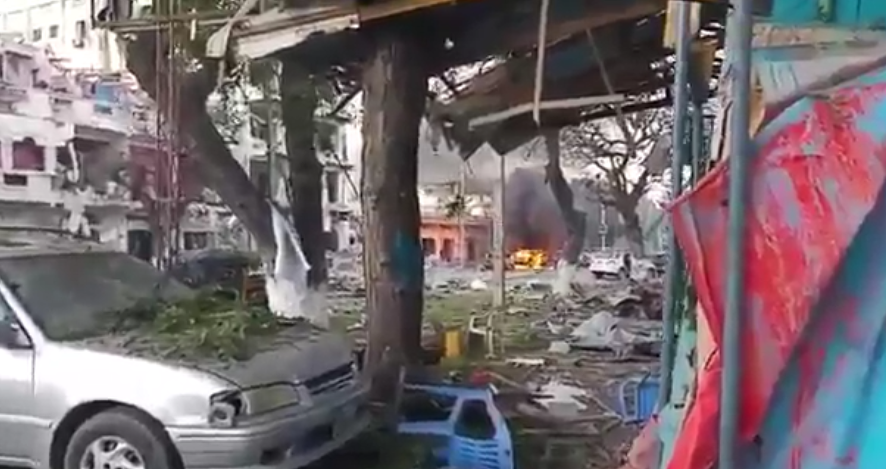 Une forte explosion a retentit devant l'hôtel en début d'après midi.