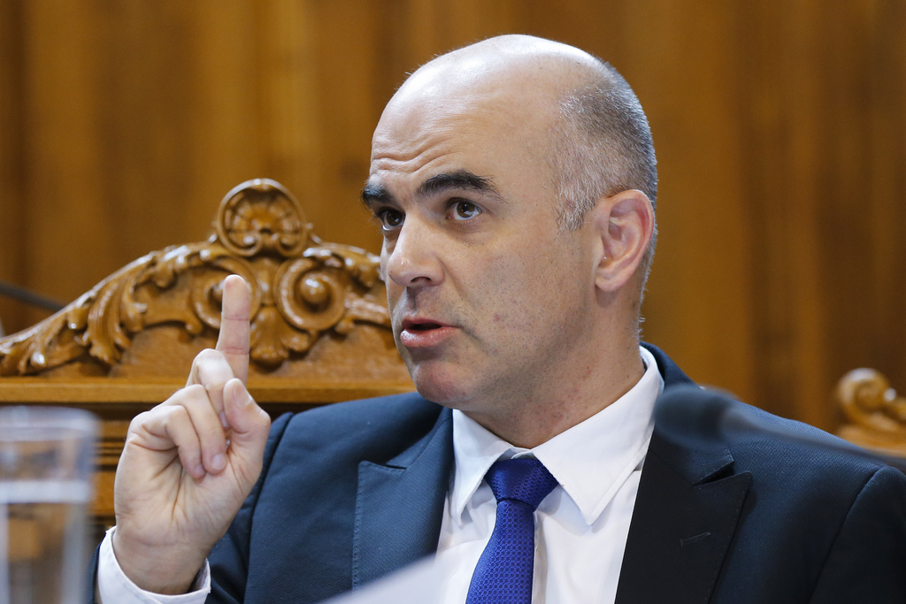 "Je constate aussi qu'une révision de la structure tarifaire est souhaitée par tout le monde", a déclaré Alain Berset.