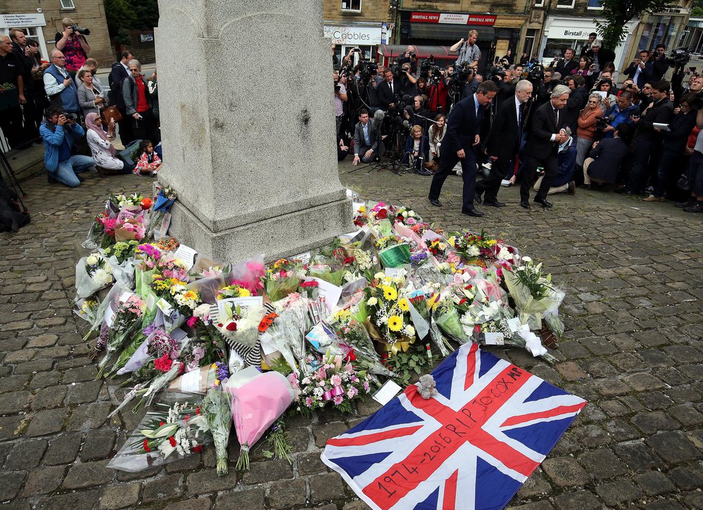 Les deux camps ont annoncé cette décision au lendemain du meurtre de la députée travailliste pro-UE Jo Cox.