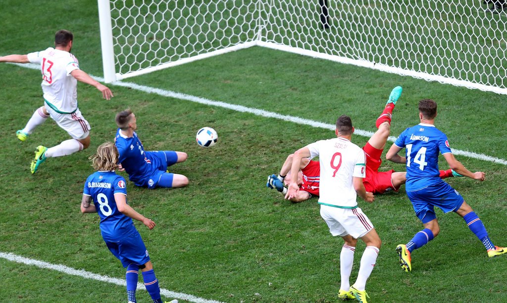 Un autogoal de Saevarsson en fin de rencontre a remis le score à égalité entre l'Islande et la Hongrie.