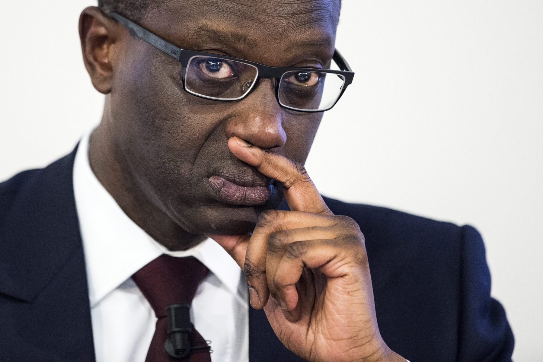 Tidjane Thiam, CEO of Swiss bank Credit Suisse, is pictured during a press conference in Zurich, Switzerland, Thursday, 23 July 2015. Swiss bank Credit Suisse said that net income was 1.05 billion Swiss francs ($1.09 billion) in the quarter, compared with a loss of 700 million francs in the same period last year. (KEYSTONE/Ennio Leanza)  SWITZERLAND CREDIT SUISSE QUARTER RESULTS