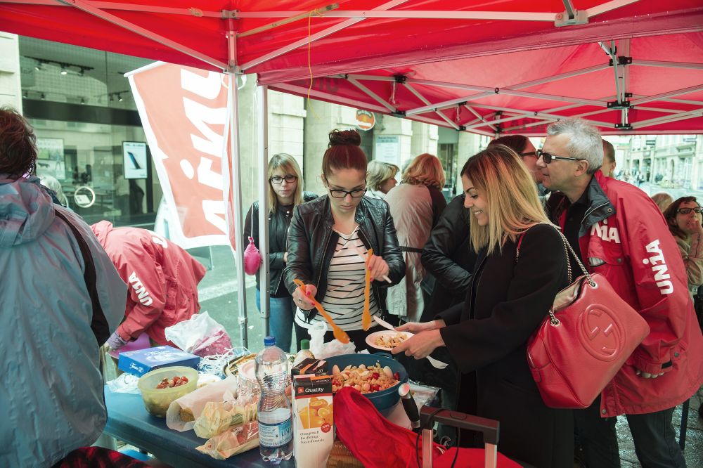 Les femmes étaient invitées ce mardi à prolonger leur pause de midi d'une heure en signe de protestation contre les inégalités salariales.