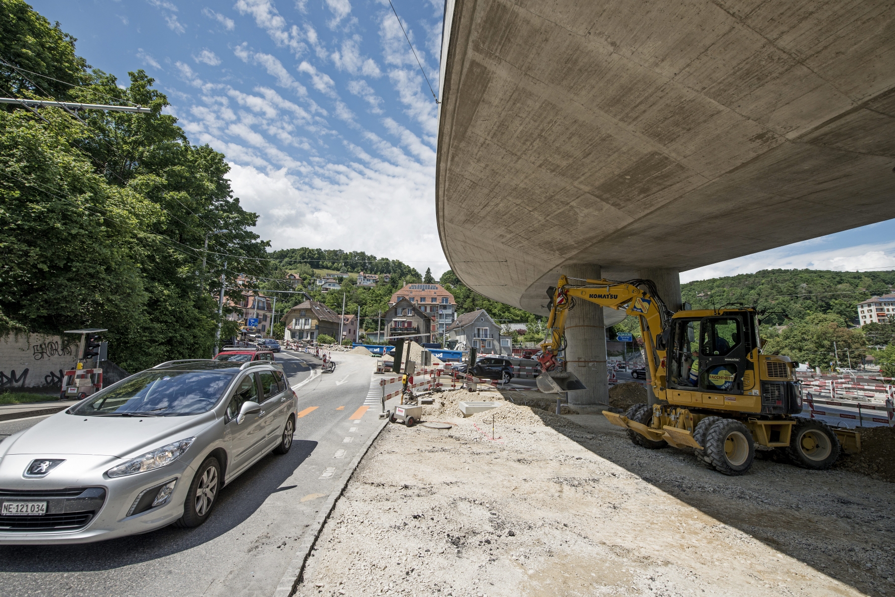 Sous le viaduc, juste ou se trouve la machine de chantier, le trafic montant sera dévié sur la voie sud à partir du 11 juillet.