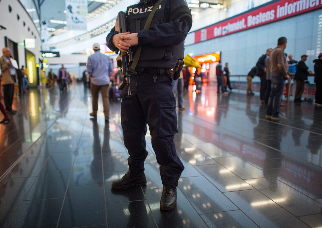 La police a temporairement élevé son niveau de sécurité à l'aéroport de Vienne.